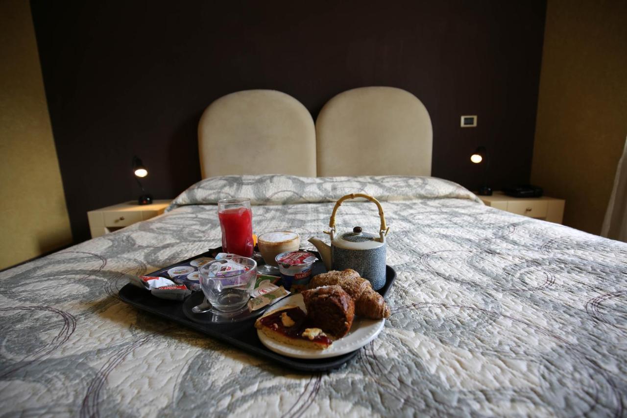 Hotel Benedetti カンペッロ・スル・クリトゥンノ エクステリア 写真